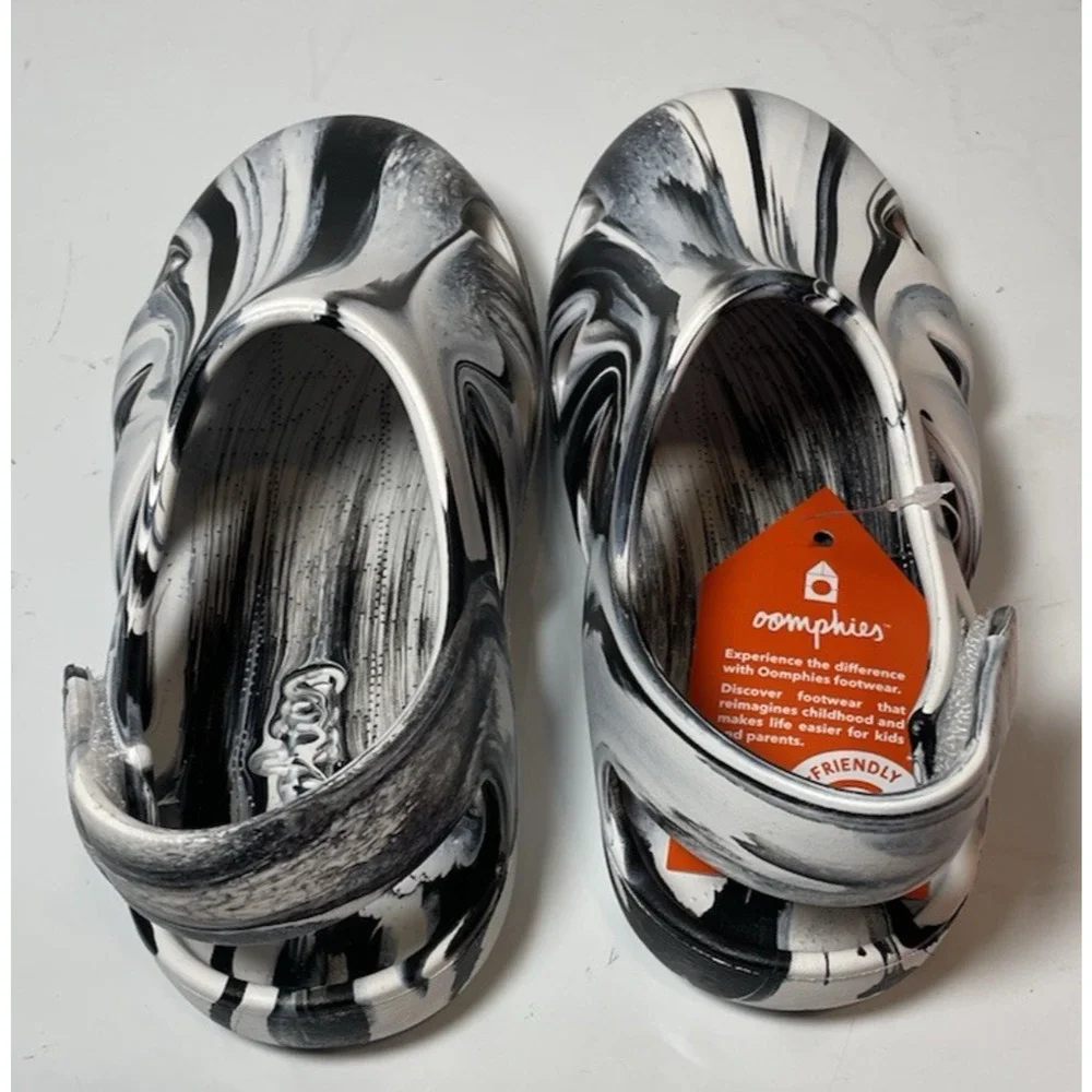 Oomphies River Water Sandals Slip on Size 12 Youth Black/White Crocs Style